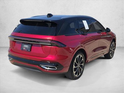 Used 2025 Lincoln Nautilus Reserve AWD/4WD image 5
