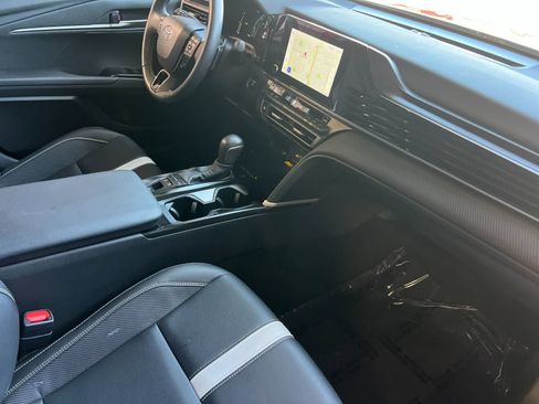 Used 2025 Toyota Camry SE FWD image 15