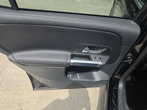 Used 2023 Mercedes-Benz GLB 250 4MATIC image 20