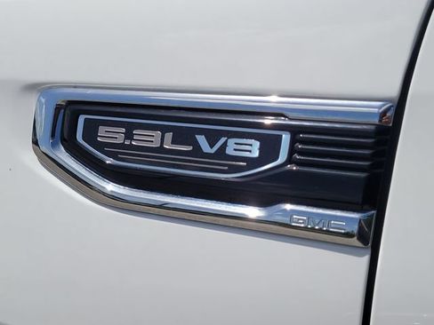 Used 2023 GMC Sierra 1500 SLT w/ SLT Premium Plus Package AWD/4WD image 9