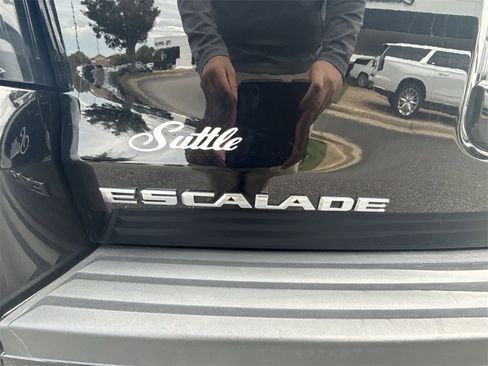 Certified 2020 Cadillac Escalade Luxury w/ Escalade Sport Edition image 32