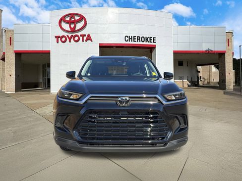 Used 2026 Toyota Grand Highlander XLE image 2