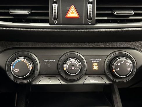 Used 2023 Kia Forte LXS w/ LXS Technology Package image 16