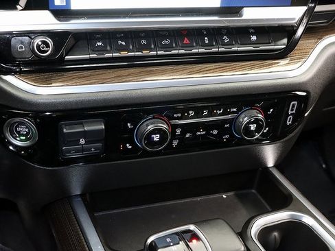 Used 2024 Chevrolet Silverado 1500 LT Trail Boss w/ LT Trail Boss Premium Package image 22