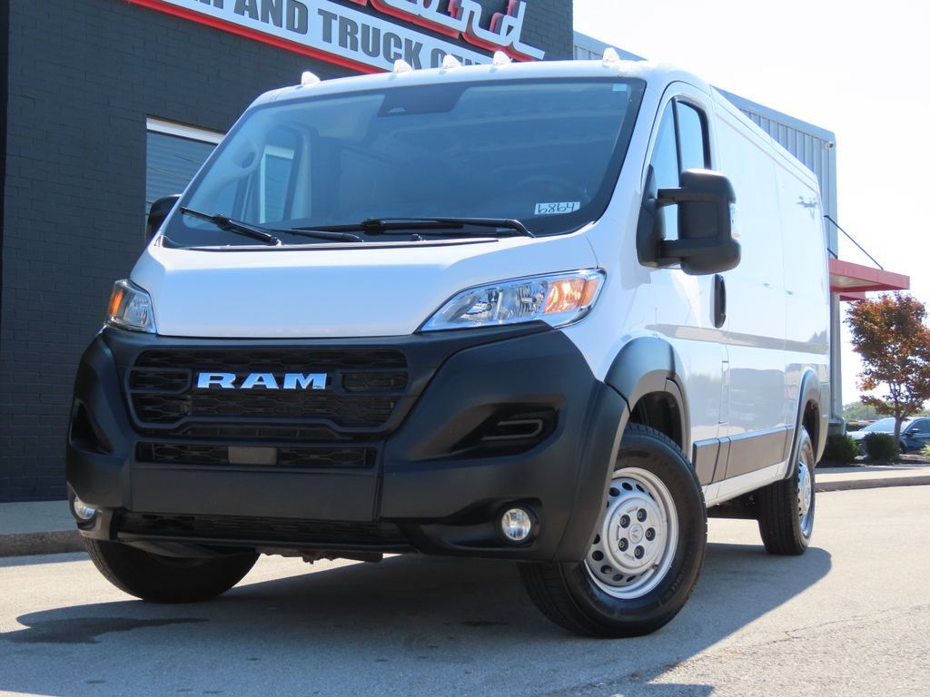 Used 2025 RAM ProMaster 2500 w/ Convenience Group FWD image 8