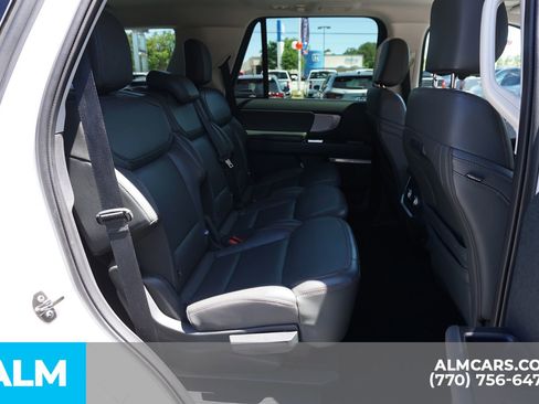 Used 2025 Ford Expedition Active AWD/4WD image 25