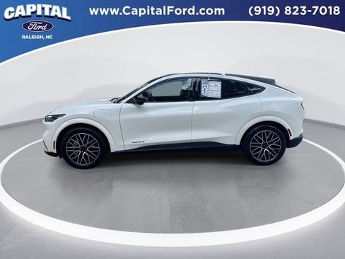 Certified 2025 Ford Mustang Mach-E Premium AWD/4WD image 5