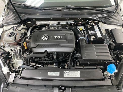Used 2017 Volkswagen Golf Wolfsburg Edition image 15