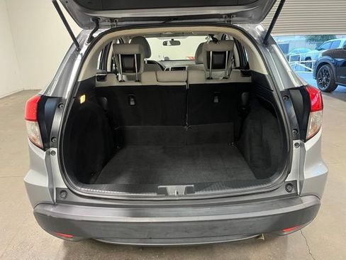 Used 2021 Honda HR-V LX image 16