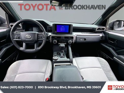 Used 2025 Toyota Tacoma SR5 AWD/4WD image 13