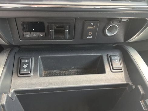 Used 2017 Nissan Titan SV AWD/4WD image 22