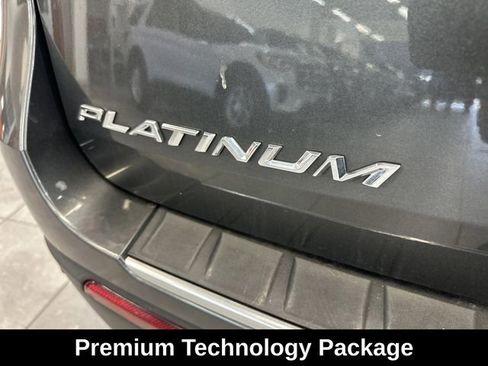 Used 2020 Ford Explorer Platinum w/ Premium Technology Package AWD/4WD image 8