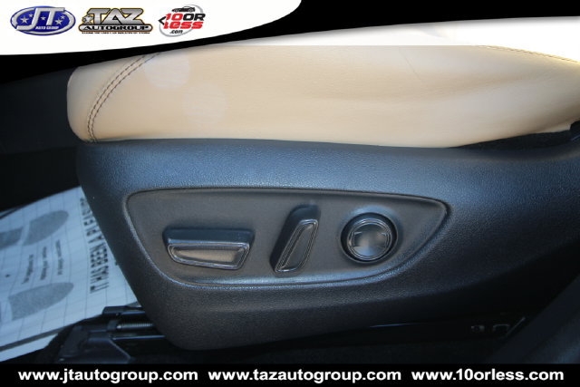 Used 2020 Toyota RAV4 XLE Premium FWD image 12