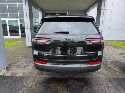 Used 2023 Jeep Grand Cherokee L Laredo AWD/4WD image 3