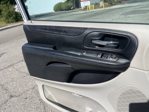 Used 2015 Dodge Grand Caravan SE w/ Quick Order Package 29E SE FWD image 22