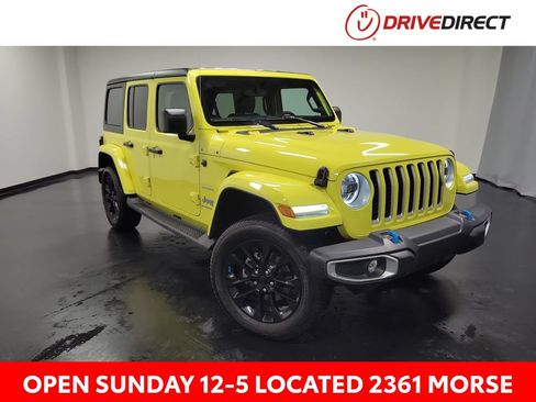 Used 2023 Jeep Wrangler Unlimited Sahara w/ Dual Top Group AWD/4WD image 1