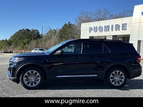 Used 2025 Ford Explorer Active w/ Active Comfort Package image 4