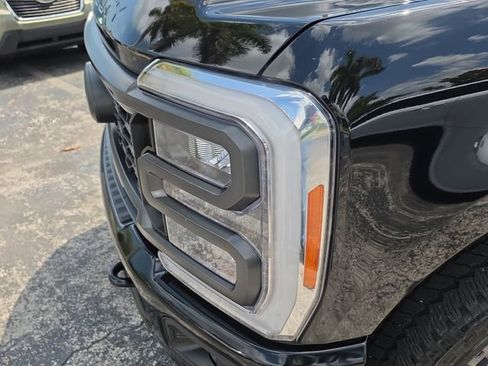 Used 2023 Ford F250 Lariat w/ Lariat Ultimate Package image 9