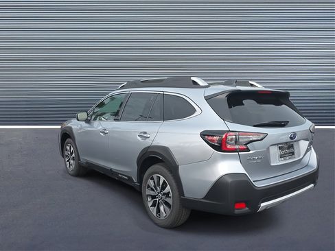New 2025 Subaru Outback Touring XT image 4