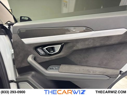 Used 2020 Lamborghini Urus image 89