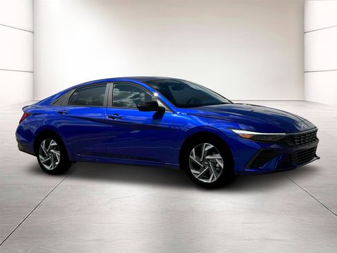 Used 2025 Hyundai Elantra Sport FWD image 10
