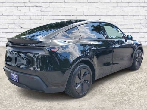 Used 2026 Tesla Model Y 2WD image 4