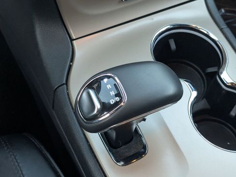 Used 2015 Jeep Grand Cherokee Summit w/ Platinum Series Group image 24