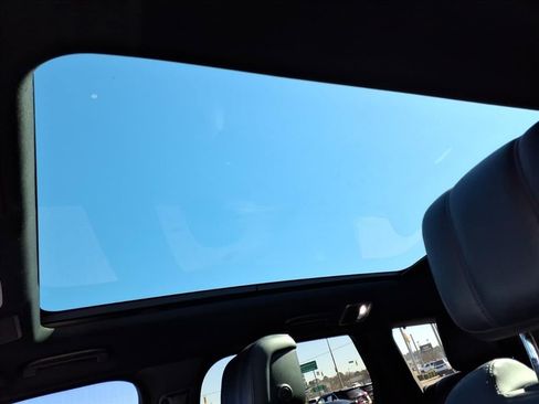 Used 2020 Land Rover Range Rover Sport SE image 10