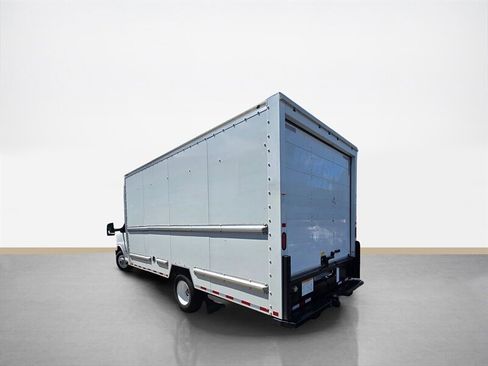 Used 2018 GMC Savana 3500 Extended w/ Driver Convenience Package image 6