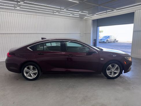 Used 2018 Buick Regal Preferred image 4