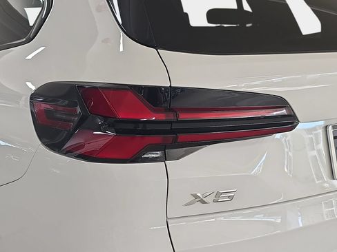 Used 2024 BMW X5 sDrive40i w/ Executive Package RWD image 33