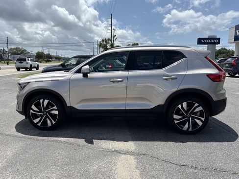 Used 2024 Volvo XC40 B5 Plus w/ Protection Package Premier AWD/4WD image 2