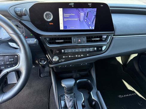 Used 2025 Lexus ES 350 w/ Premium Package image 33