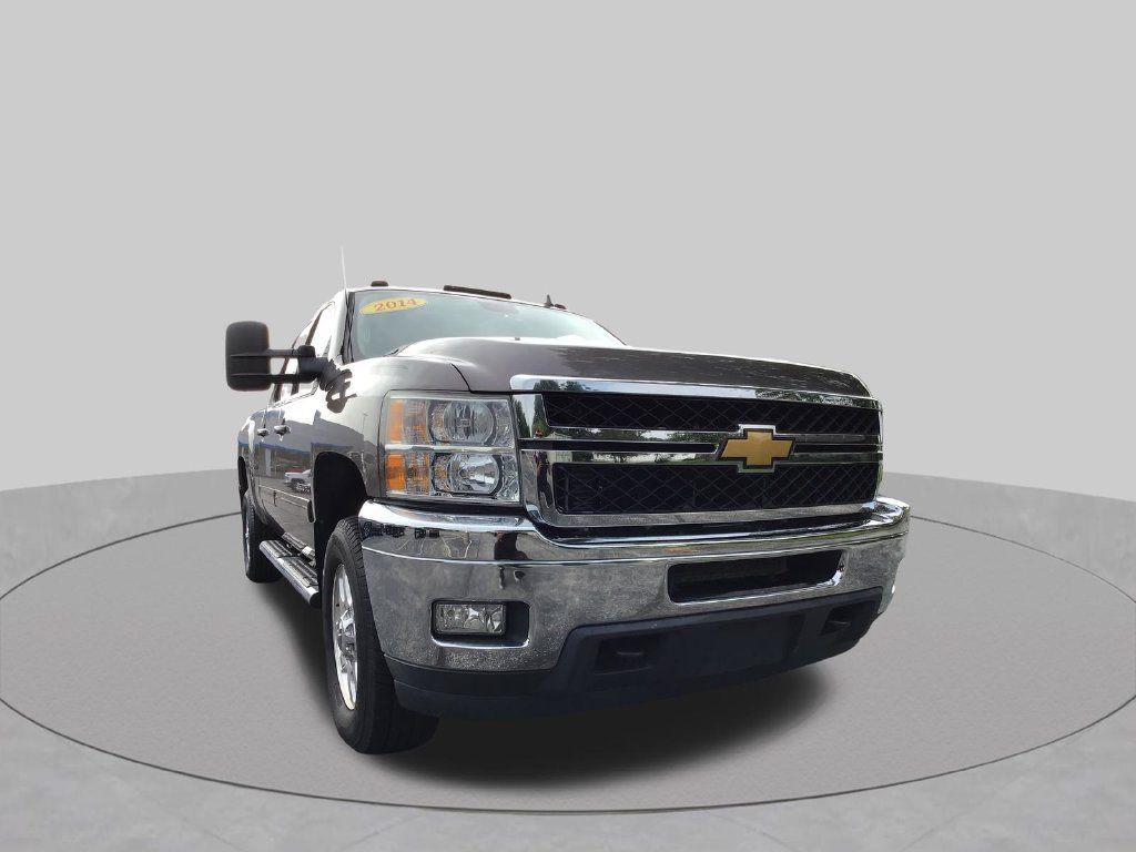 Used 2014 Chevrolet Silverado 3500 LTZ w/ LTZ Plus Package AWD/4WD image 46