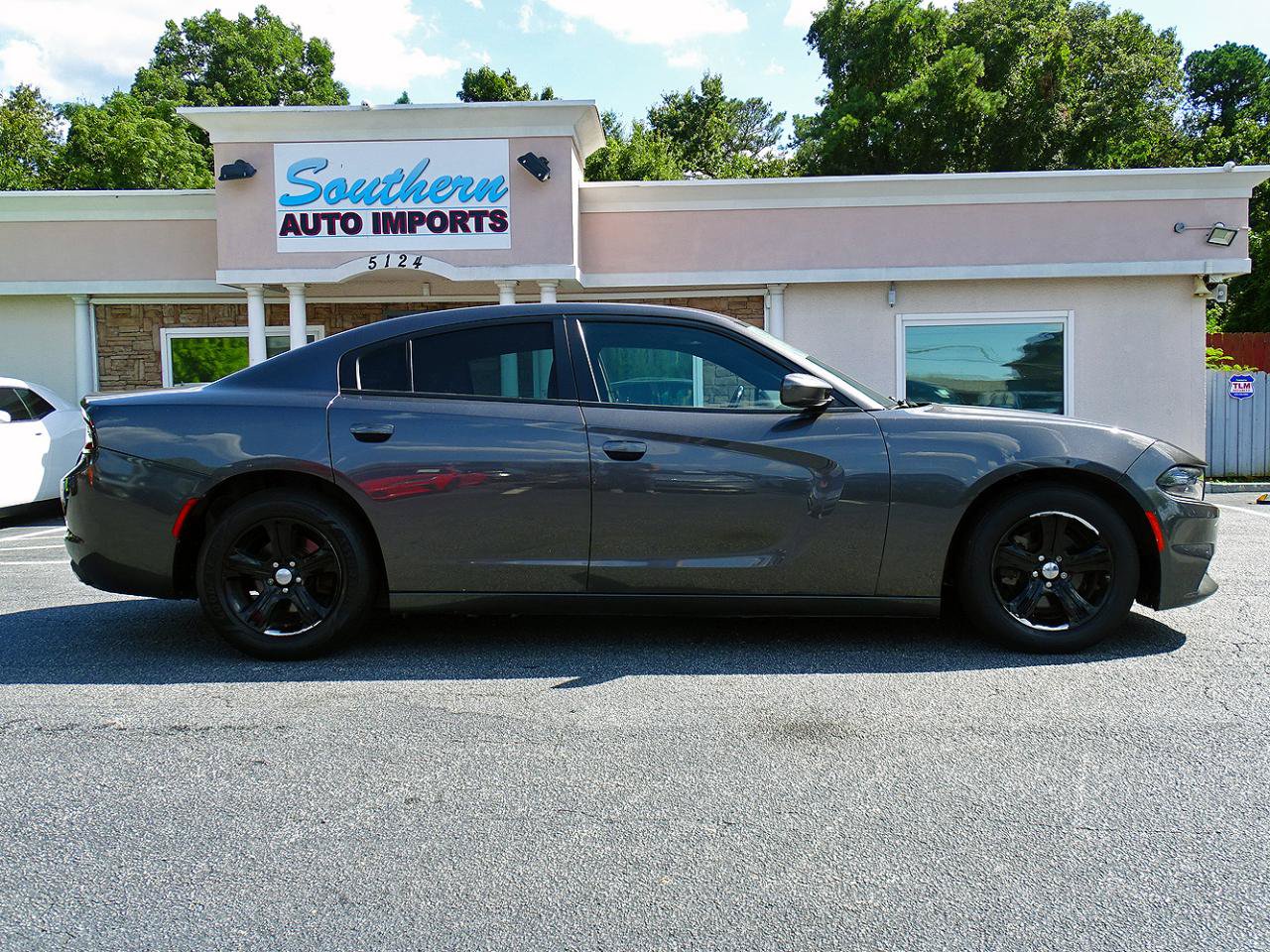 Used 2021 Dodge Charger SXT w/ Leather Interior Group RWD image 9