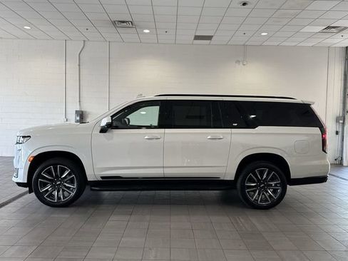 Used 2024 Cadillac Escalade ESV Sport w/ Heavy-Duty Trailer Package AWD/4WD image 2