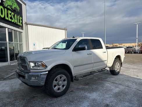 Used 2015 RAM 2500 Laramie image 2
