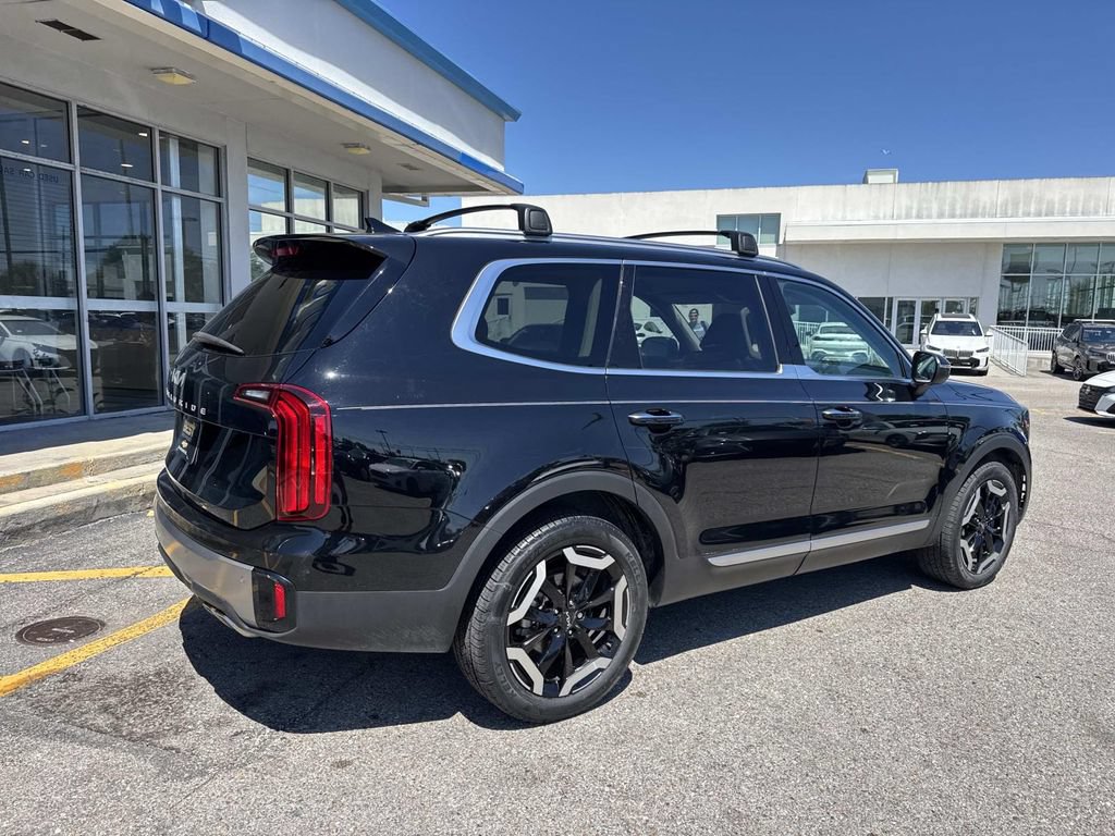 Used 2024 Kia Telluride S FWD image 8