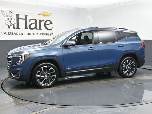 Used 2024 GMC Terrain SLT w/ Infotainment Package II image 31