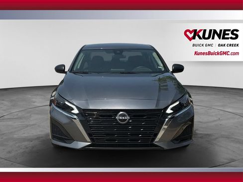 Used 2024 Nissan Altima 2.5 SV FWD image 3