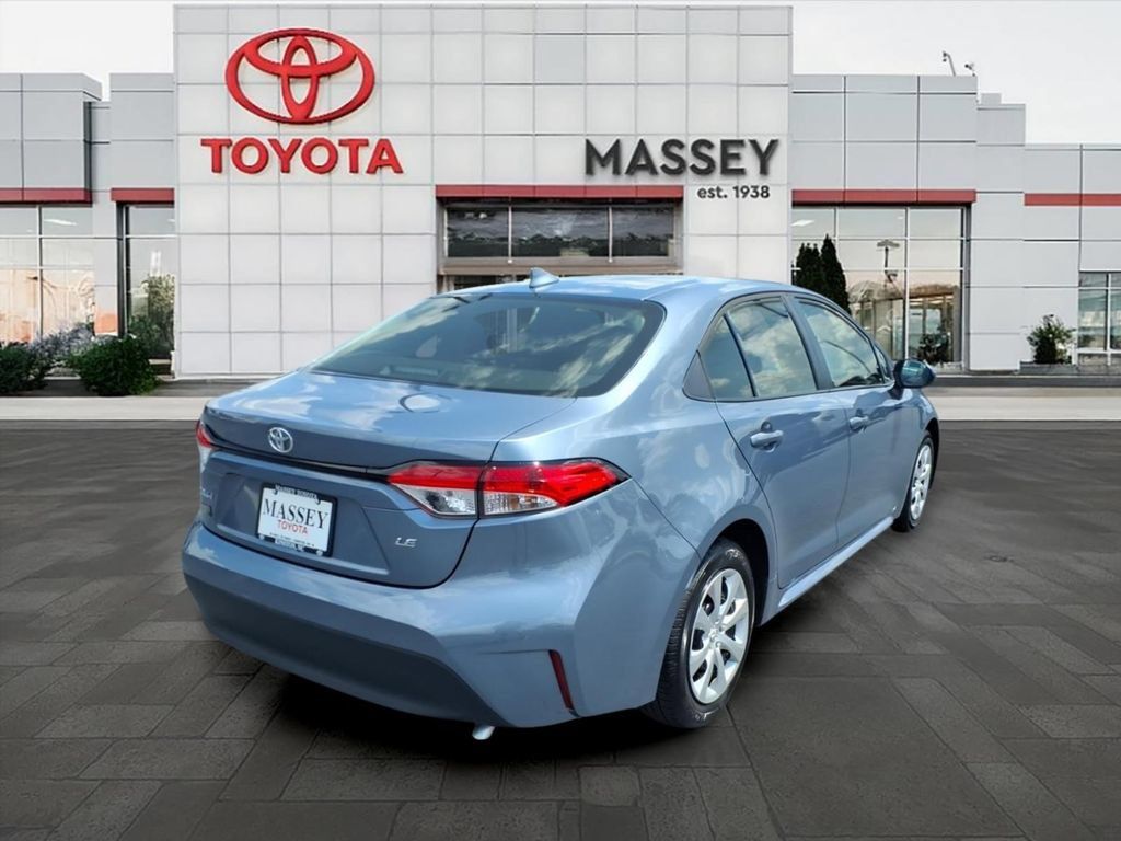 Used 2025 Toyota Corolla LE FWD image 3