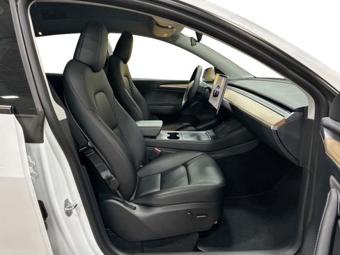 Certified 2023 Tesla Model Y Long Range AWD/4WD image 13