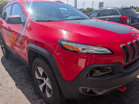 Used 2017 Jeep Cherokee Trailhawk AWD/4WD image 1
