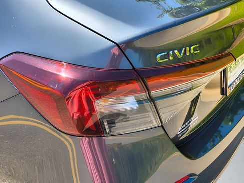 Used 2025 Honda Civic LX image 24