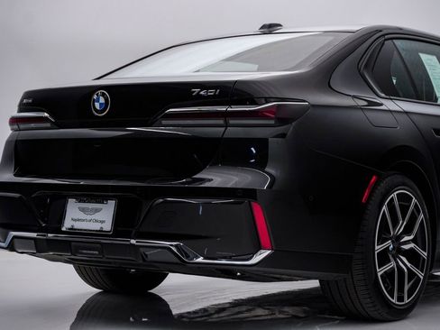 Used 2025 BMW 740i xDrive image 12