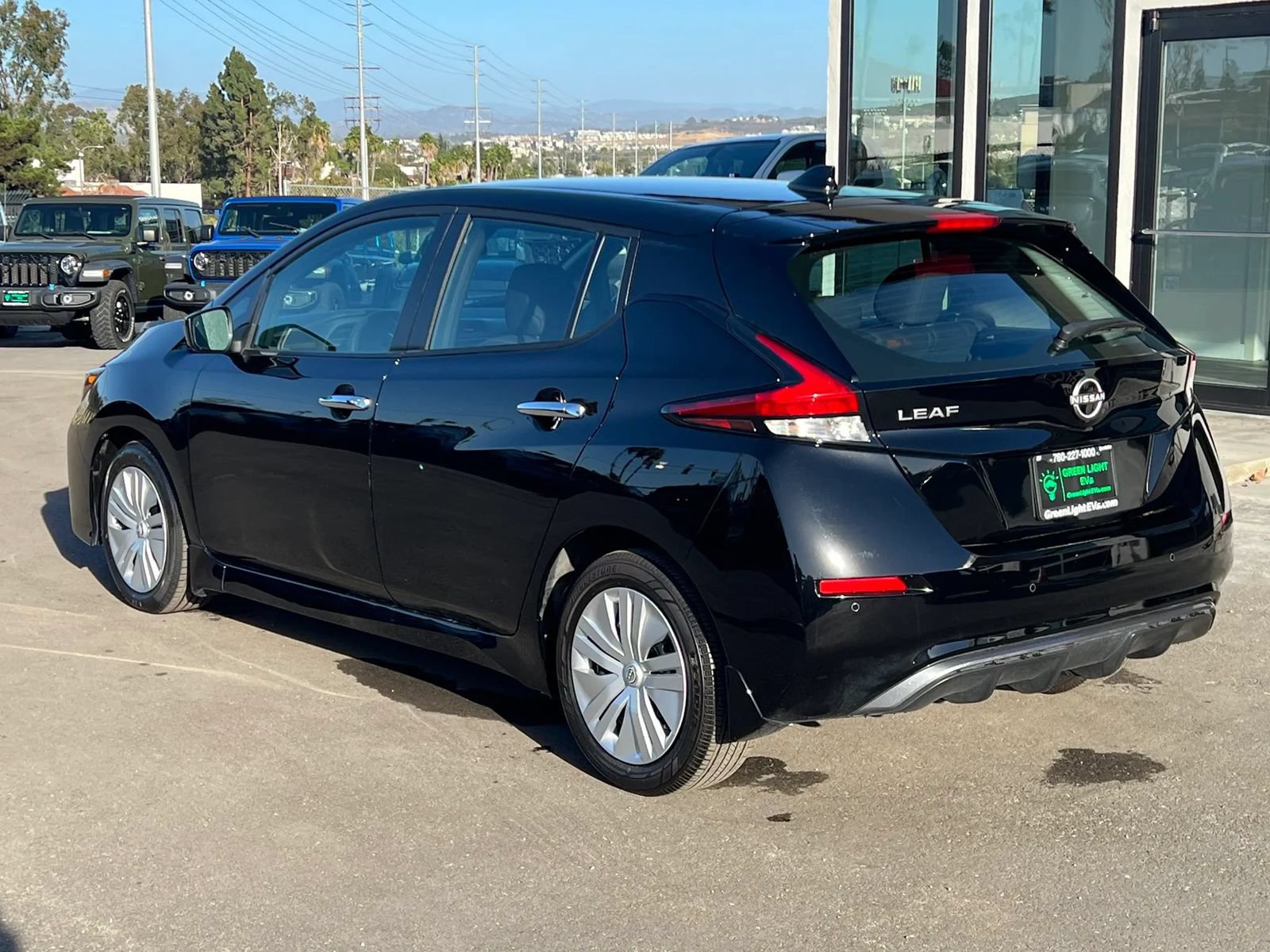 Used 2024 Nissan Leaf S FWD image 7