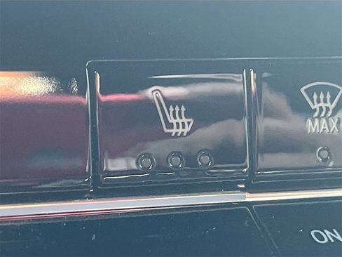 Used 2025 Chevrolet Equinox LT w/ Safety and Technology Package image 21