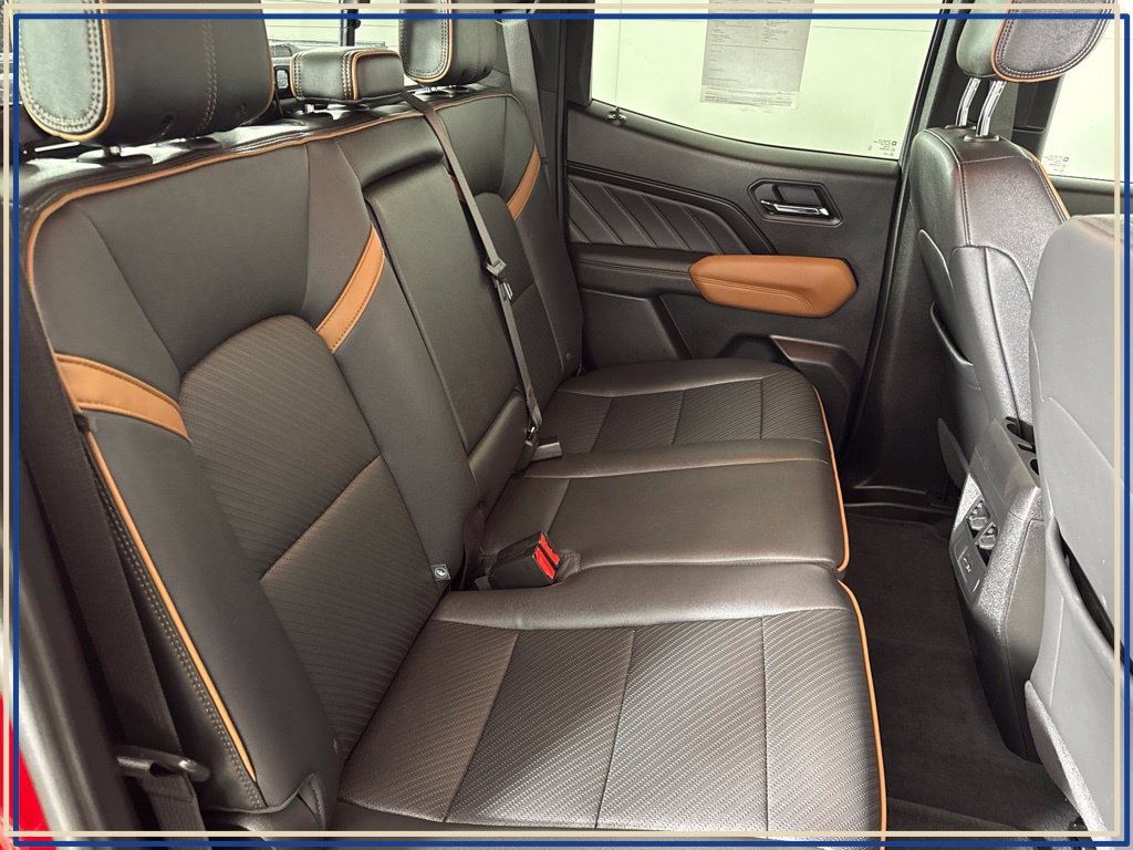Certified 2025 GMC Canyon AT4 w/ AT4 Premium Package AWD/4WD image 36