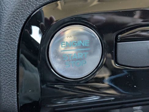 New 2024 Ford Escape SE image 32