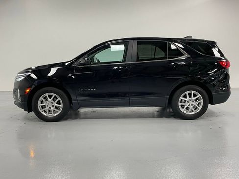 Used 2023 Chevrolet Equinox LT image 2